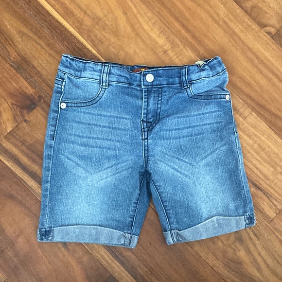 7 for all Man Kind Denim Shorts Size 4